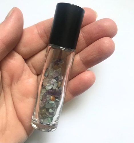 10 ml roller bottle with mineral stones - fluorit